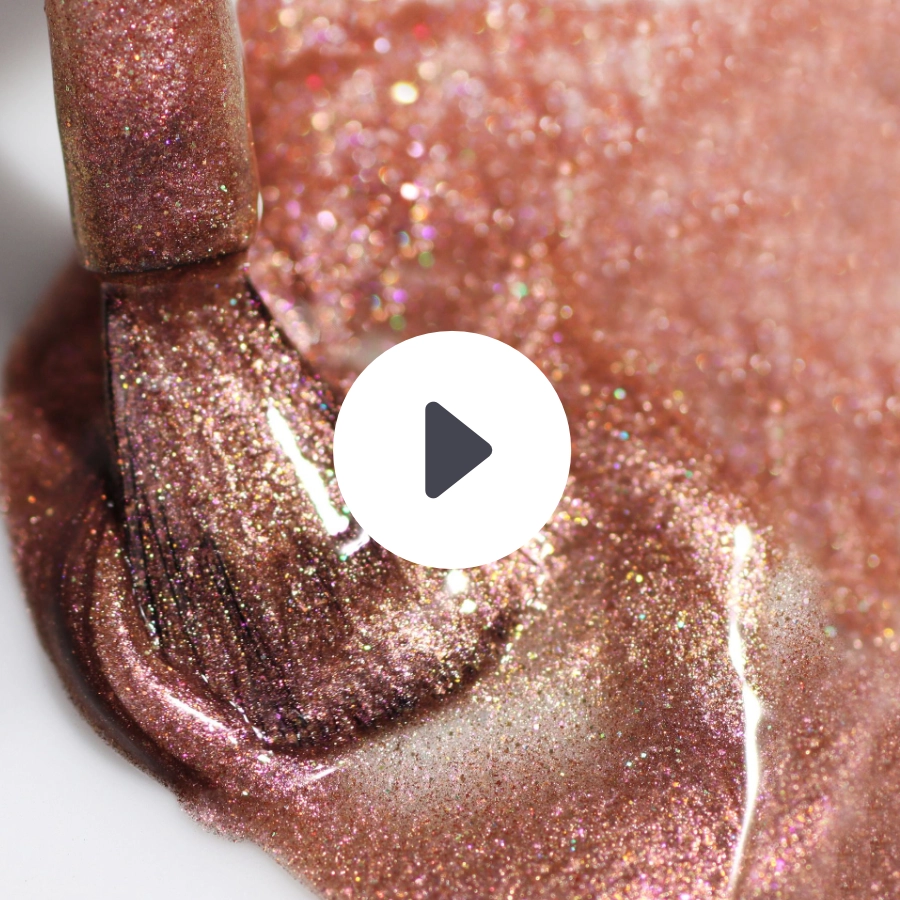 Video LONDONTOWN kur Shimmering Nail Highlighter Mirror Ball lak na nechty rozjasňujúci